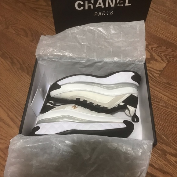 Authentic Chanel running shoes - Picture 5 of 8